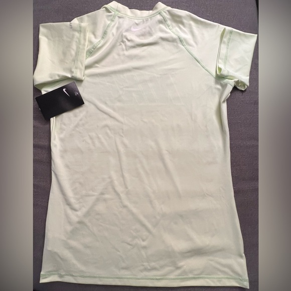 Nike tshirt - Picture 4 of 5